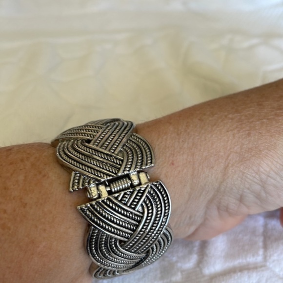 Vintage women's braided bohemian stainless steel silver toned bracelet - Picture 3 of 7
